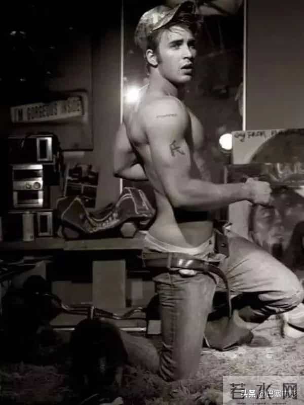 有一种性感,是男明星们的翘臀,恰到好处的刚刚好