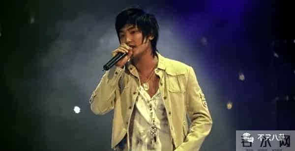 原本不被看好的一对,居然要结婚了?