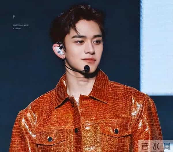 黄旭熙发文官宣,正式退出NCT和威神V,佳能开心恭喜被疑切错号