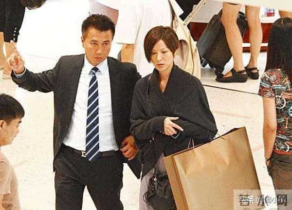 三遇渣男的滕丽名，现在过得怎么样了？