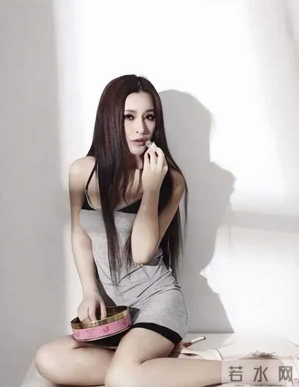 美艳风情，盘点中国十大最美足球宝贝。天使面庞与魔鬼身材并存！