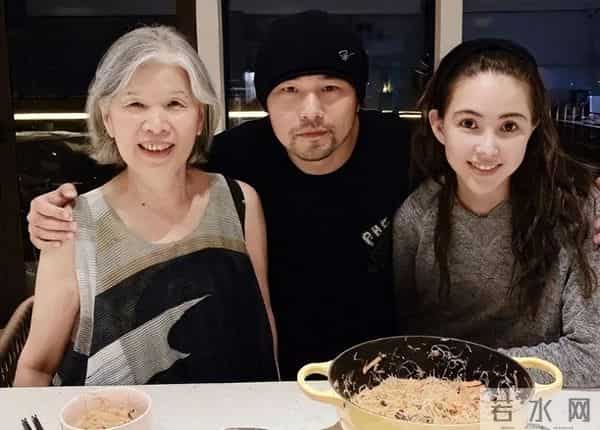 22岁嫁给大14岁的周杰伦,连生三胎的昆凌,没有你想的那么简单!