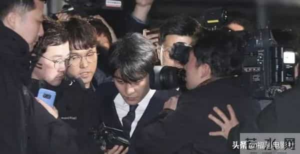 一直刚一直爽!这群韩国人敢扯明星帽子,敢抨击权贵,还扳倒总统