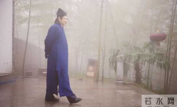 “水下闭气”2小时的李一道长,被拆穿后去美国,混不下去又回国