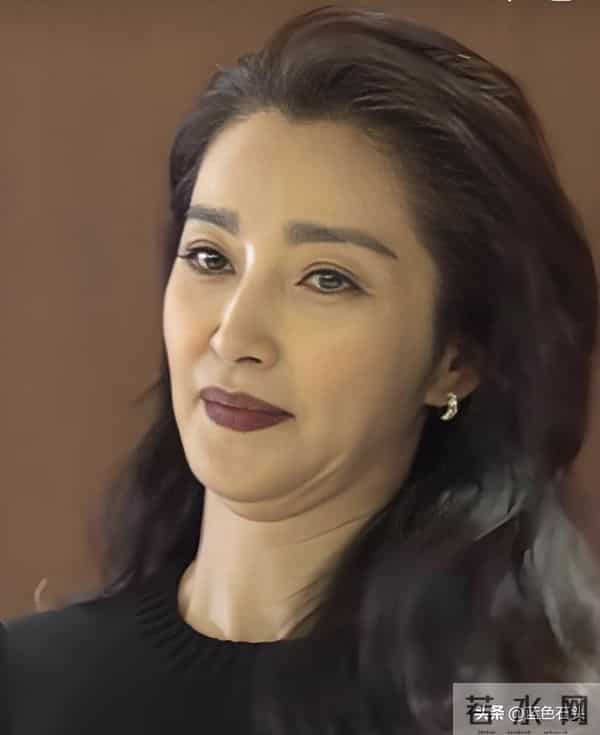 1999年，42岁石涛为追求李冰冰，仅用一招俘获芳心。