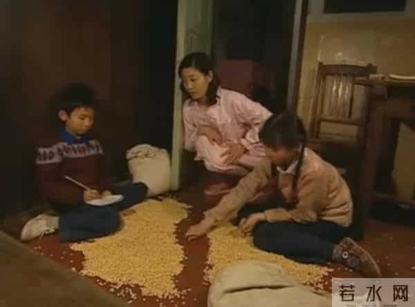 国产伦理大戏，简直就是我的童年阴影，无可取代的经典“奇葩”