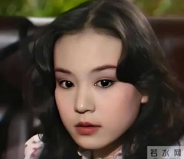 被丑男“糟蹋”的6位女明星，每个如花似玉，却鲜花插在牛粪上