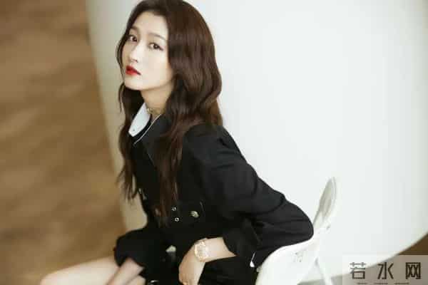 同样背靠京圈,把关晓彤、刘浩存和徐静蕾放在一起,差别就大了