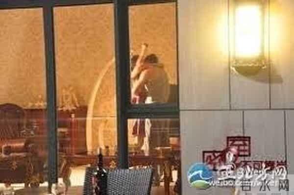 杨坤丁丁师生地下情炒冷饭，爱要坦荡荡，炒的那么厉害哪里是真相