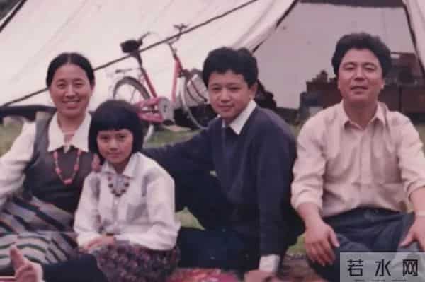 “隐形富婆”阿兰：手戴亿万天珠，21岁打败王菲，在日本比肩成龙