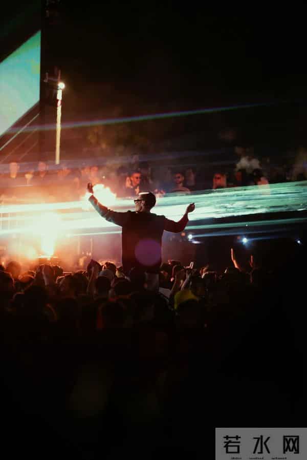 杀人、多人淫乱、雇凶伤人、恋童癖……明星犯罪，更应重处！