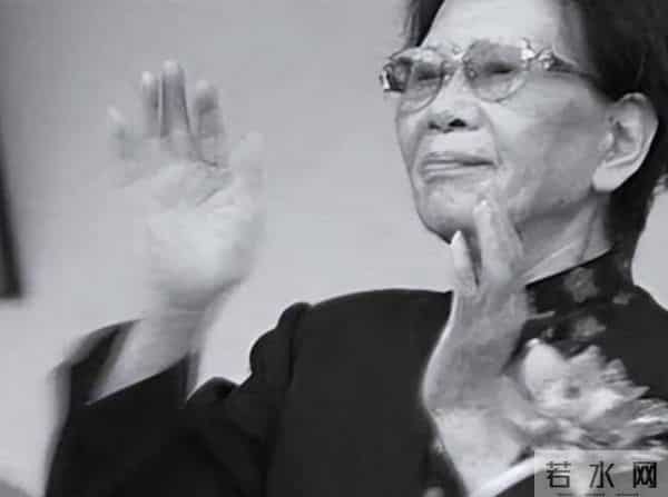 她是军统中唯一的女将军，长相甜美活到98岁，孙女更是家喻户晓