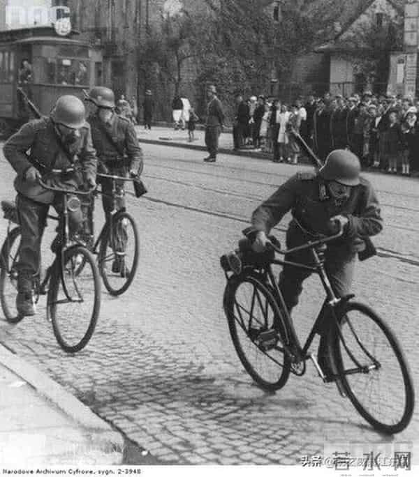 二战德国便衣队传奇,“二八大杠夜袭苏军连部”竟然只是因为这?