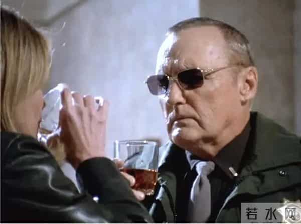 意大利性感女星艾莎.阿基多10部经典影片，她为艺术献身值得称赞