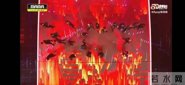 MAMA颁奖礼开场舞台神似煤气灶，特效拉胯，韩国人审美就这？