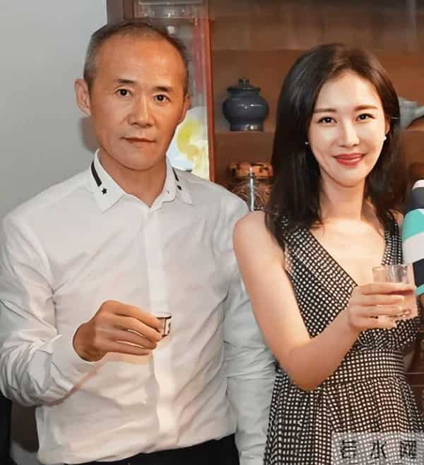 亿万资产舍与得，王石携手女星，幸福人生如何炼成