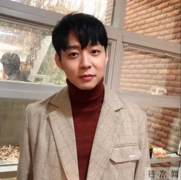 屋塔房王世子播出10年，朴有天从天堂坠落，他却打了漂亮的翻身仗