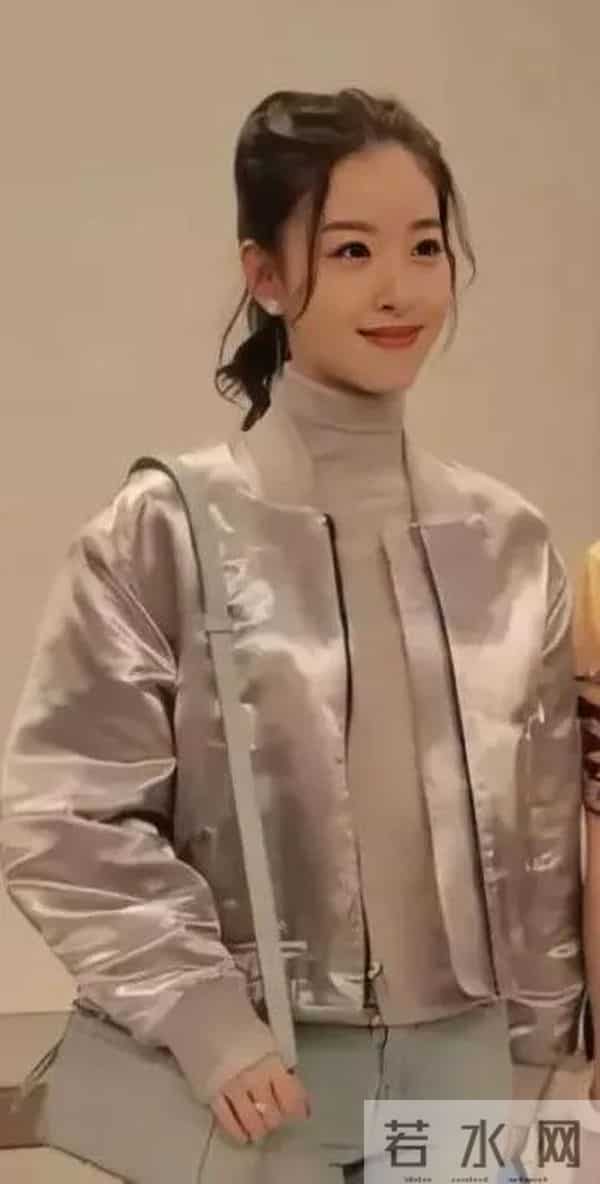 合影被裁？奶茶妹妹的千亿名媛晋级路还有多长？