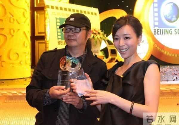 悲伤的张静初，跌落的口碑犹如尿崩一般，再也回不去了