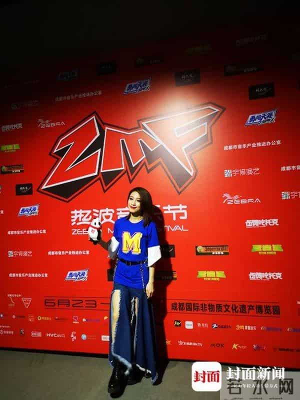 独家专访戴佩妮：女孩四十 被爱洗涤后盛开的野蔷薇