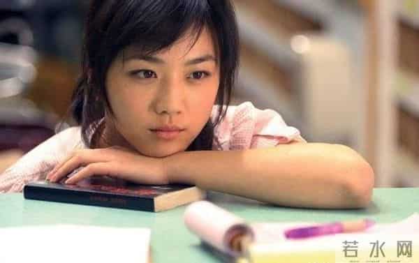 汤唯的缤纷情史，靠美貌征服了8个男人，嫁韩国离异导演终获幸福