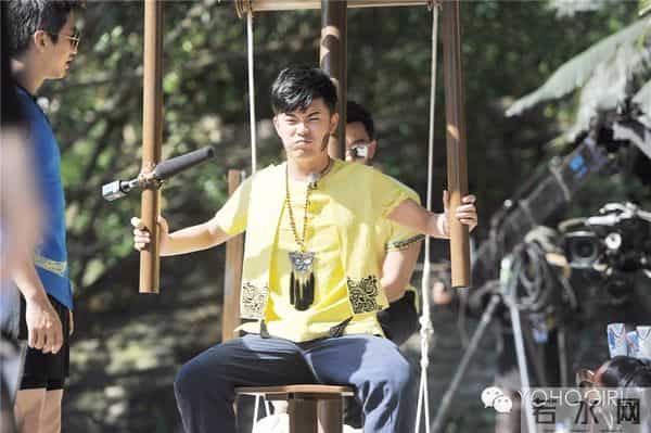 肌肉男神Rain跑男秀身材，逗趣上演最炫民族风