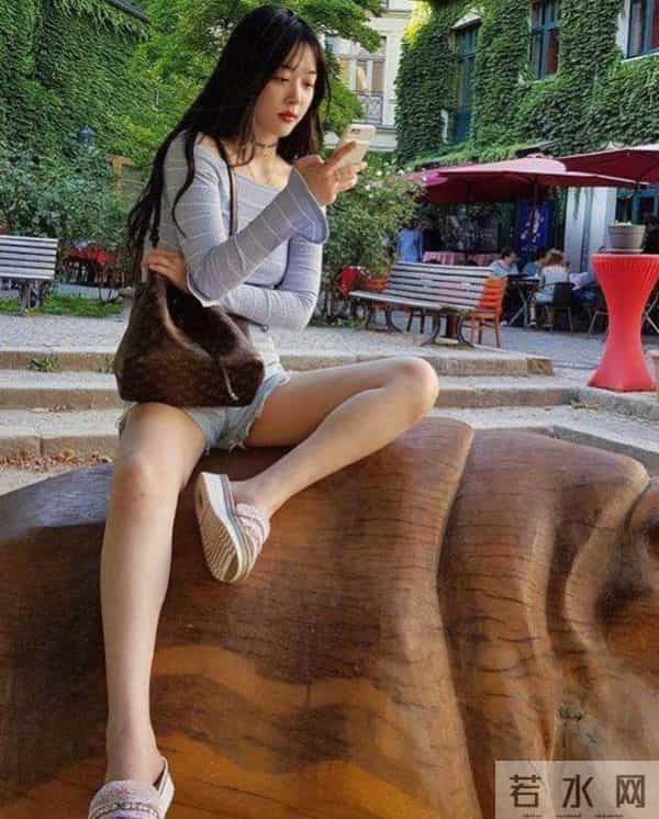 林心如陷入凸点疑云，下面几位女星更夸张，网友直呼扛不住。