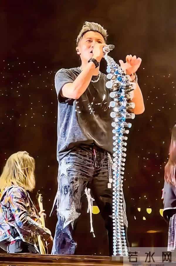 英皇噩耗频传!这次陈伟霆加谢霆锋,也救不了欠债166亿的杨受成