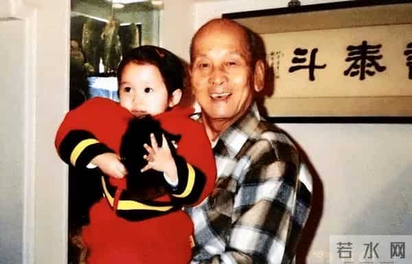 同样背靠京圈,把关晓彤、刘浩存和徐静蕾放在一起,差别就大了