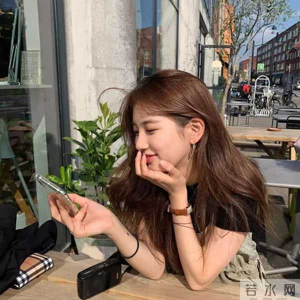 出道9年，25岁秀智成250亿韩剧女主，但生活才是她最好的事业