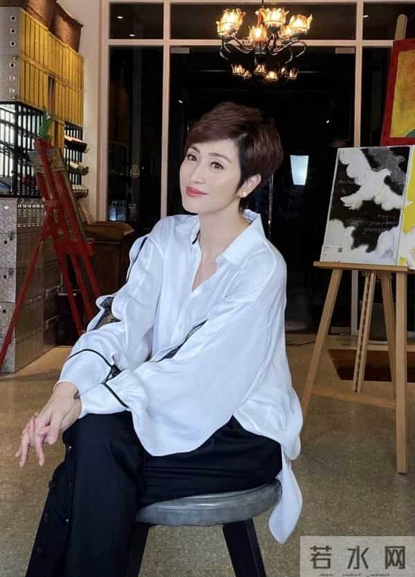 至今未嫁人的8位大龄女港星，最小42岁，个个情路坎坷，让人心疼