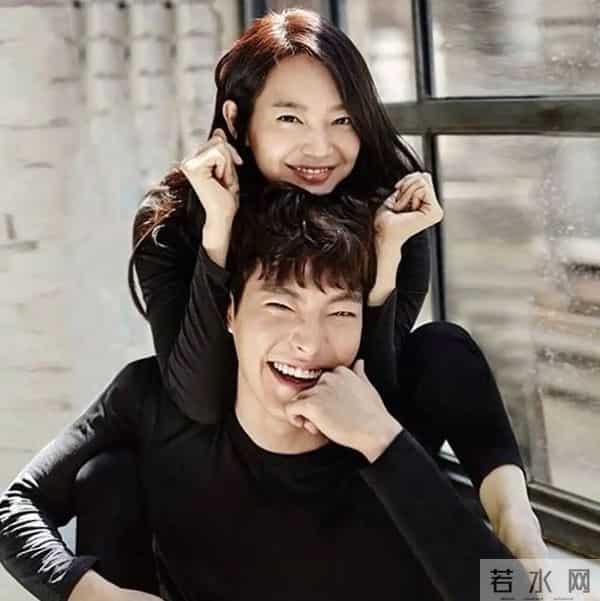 金宇彬申敏儿官宣结婚!顶流CP、抗癌、姐弟恋,集齐韩剧要素