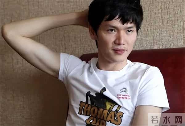 国羽鲍春来:一生挚爱罗雪娟,她嫁富豪生一对儿女,他40岁仍单身