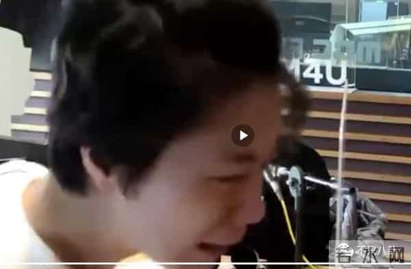 一定很痛苦吧?生日前一天,她和母亲一起自杀身亡