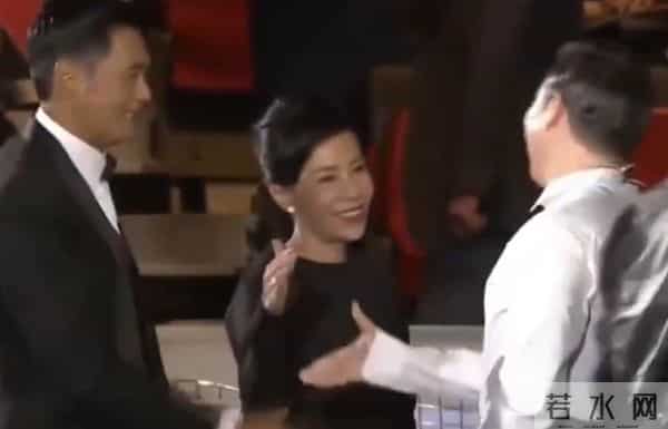 当“中国天王”出席韩国顶级颁奖礼,会是啥场面?网友:砸场子的