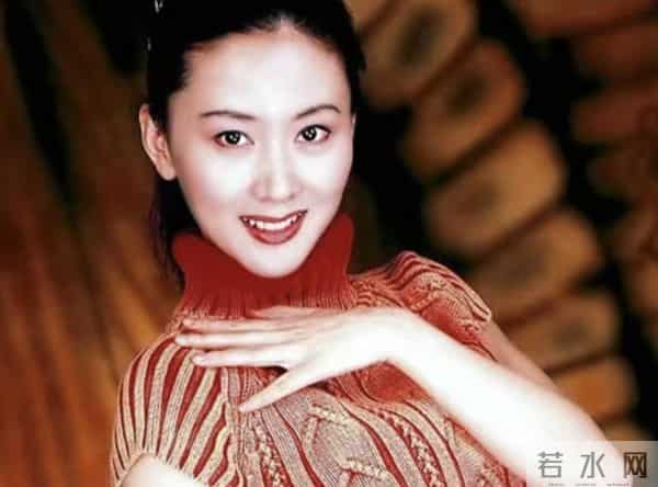 “初代裸模”汤加丽：父亲不认她，丈夫气得离婚，23年后救赎自己