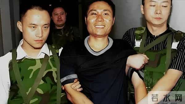重庆扫黑局长文强，霸凌警员强逼女明星，最后被执行死刑