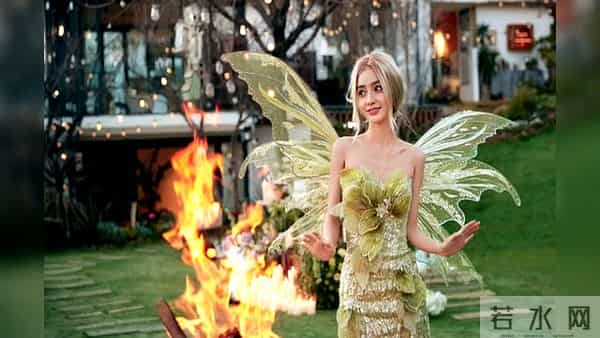 菜市场封神。Angelababy精灵羽翼妆仙气撞烟火气