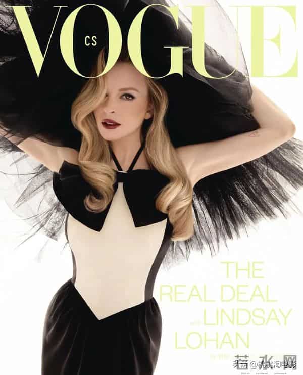 林赛·罗韩亮相捷克版《VOGUE》，金发红唇雍容贵妇造型状态回春