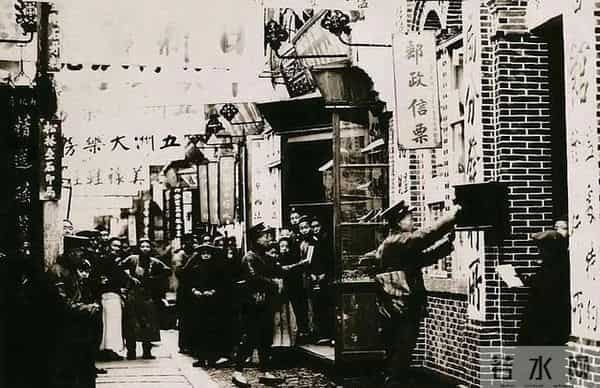 1941年，一个少女进入特工中心，一种特殊训练令人害羞脸红