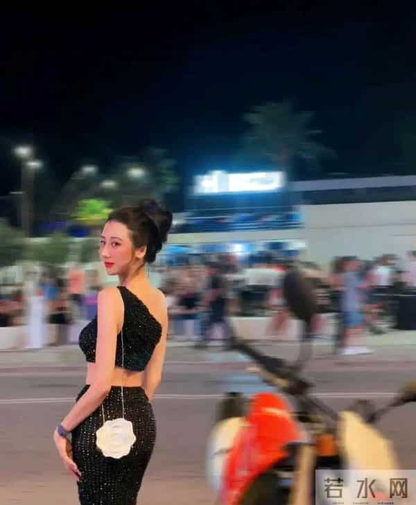 陈浩民老婆蒋丽莎近照令人认不出,对比之前差别很大,网红感十足