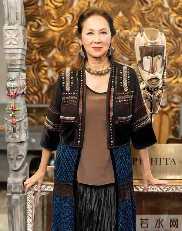 苏后穿衣从土变洋的转变,是这位高人的功劳,礼服穿完还有大用场