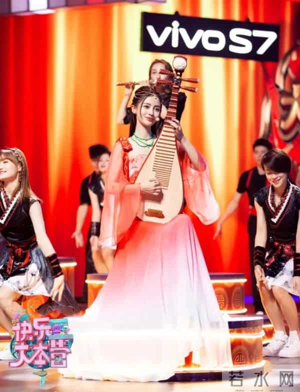 《快乐大本营》音乐奇妙夜热浪来袭 杨颖献舞谢娜蔡徐坤师徒互怼