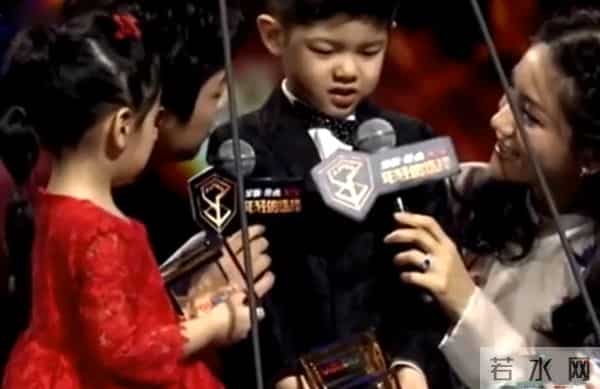 艺人“下头”行为大比拼:低级玩笑、霸凌偷窃,一个比一个离谱