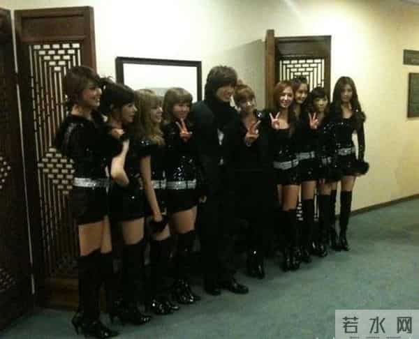 林允儿范冰冰合影引热议，细数中韩明星合影谁才是气场王