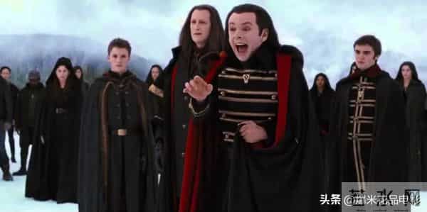 《暮光之城4:破晓(下)》:这本书和电影最大的区别