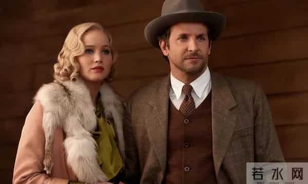 好莱坞性感女神：身材饱满诱惑撩人，艳照泄露后大胆真空逛街