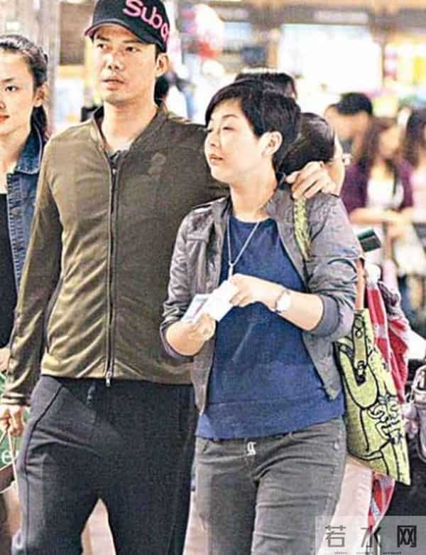 伊能静晒儿女合照 称作为母亲有爱的能力