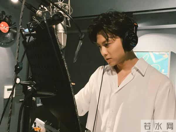 31岁邱胜翊晒近况，10年间为父还债上百万，出道14年仍买不起房