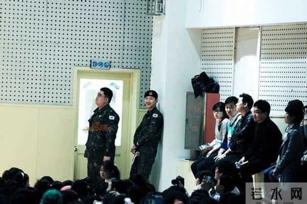 爆宋仲基服兵役期间来北京活动照!解析《太阳的后裔》凭啥火?